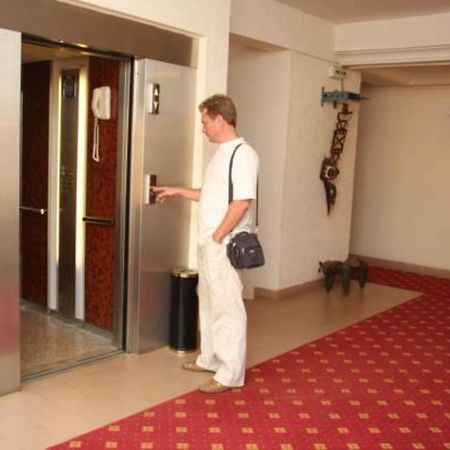 Hotel Splendid Ouagadougou Buitenkant foto