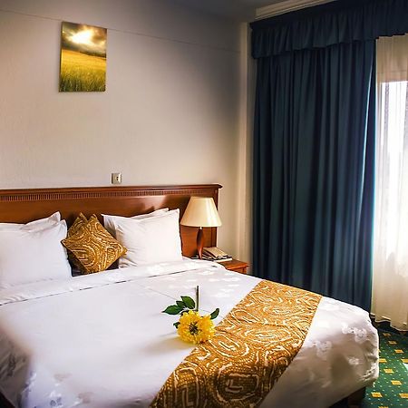 Hotel Splendid Ouagadougou Buitenkant foto