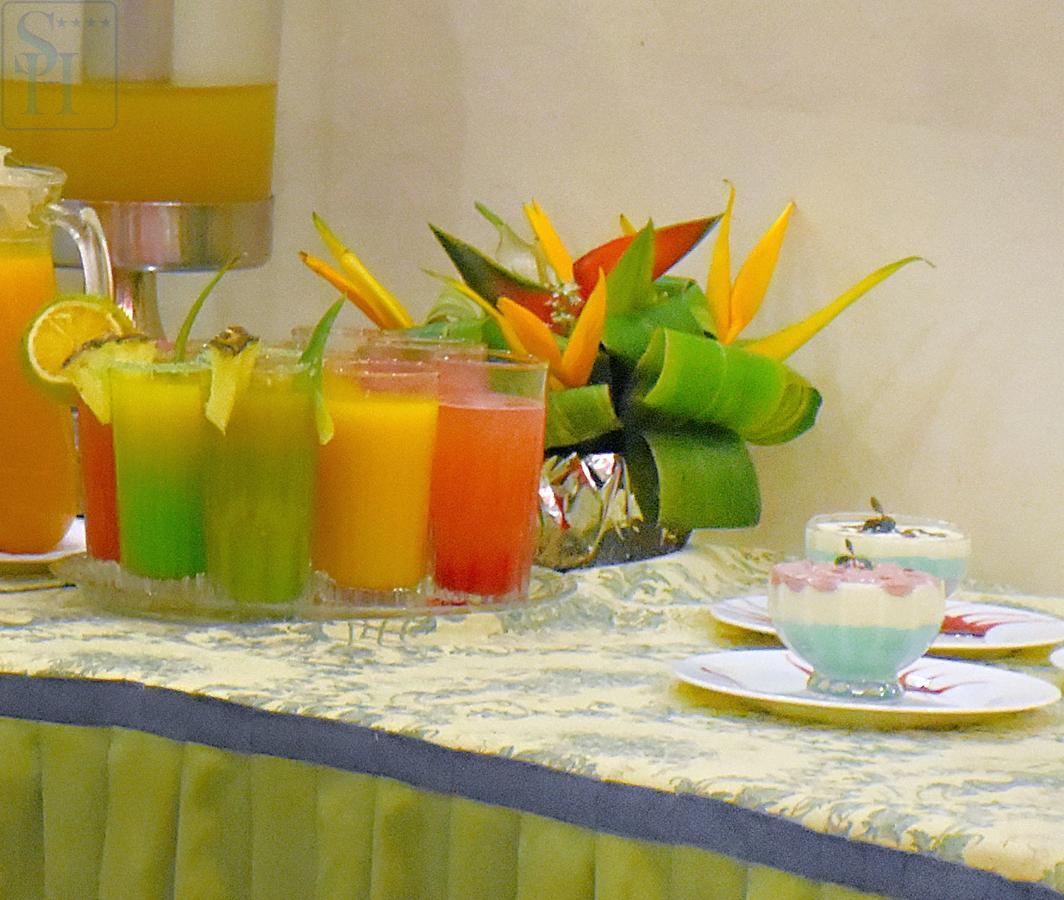 Hotel Splendid Ouagadougou Buitenkant foto