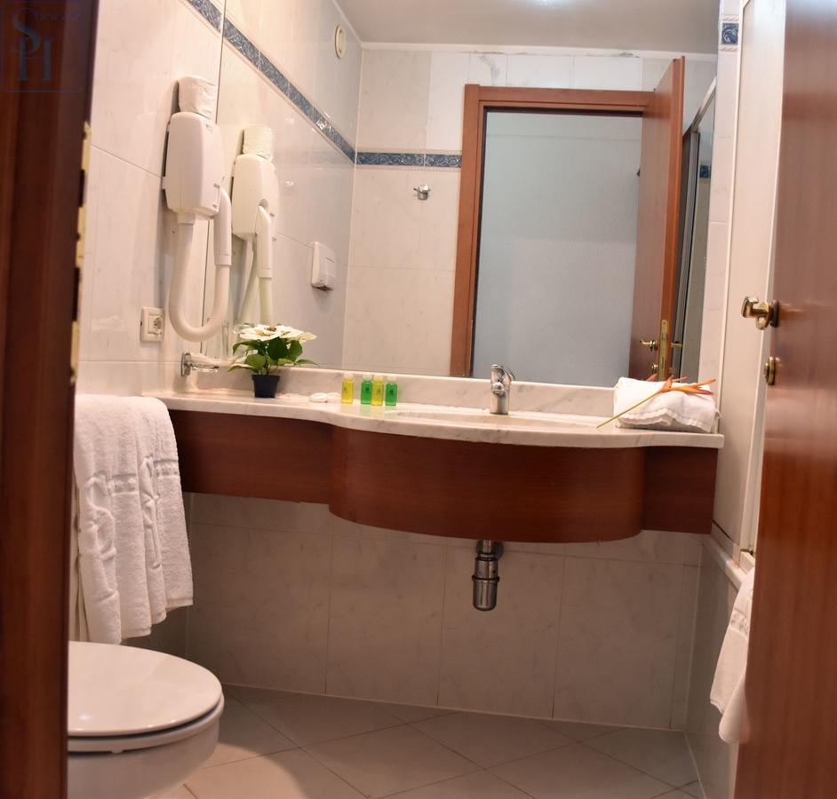 Hotel Splendid Ouagadougou Buitenkant foto