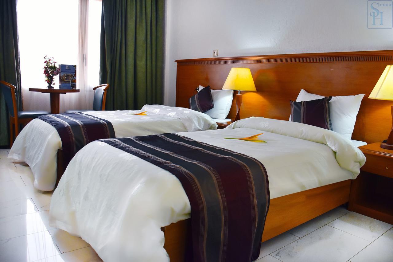 Hotel Splendid Ouagadougou Buitenkant foto