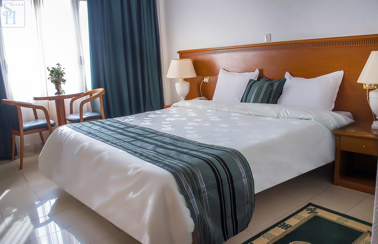 Hotel Splendid Ouagadougou Buitenkant foto