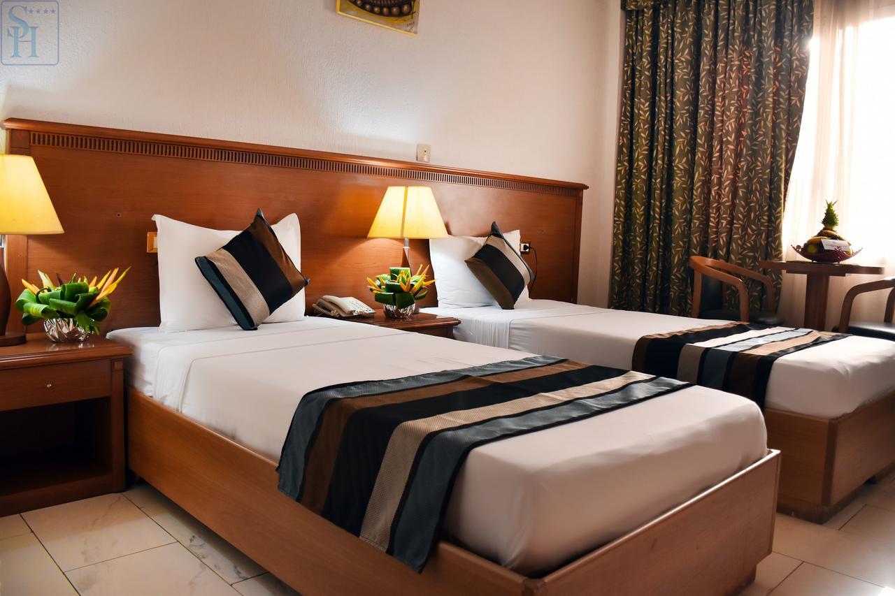 Hotel Splendid Ouagadougou Buitenkant foto